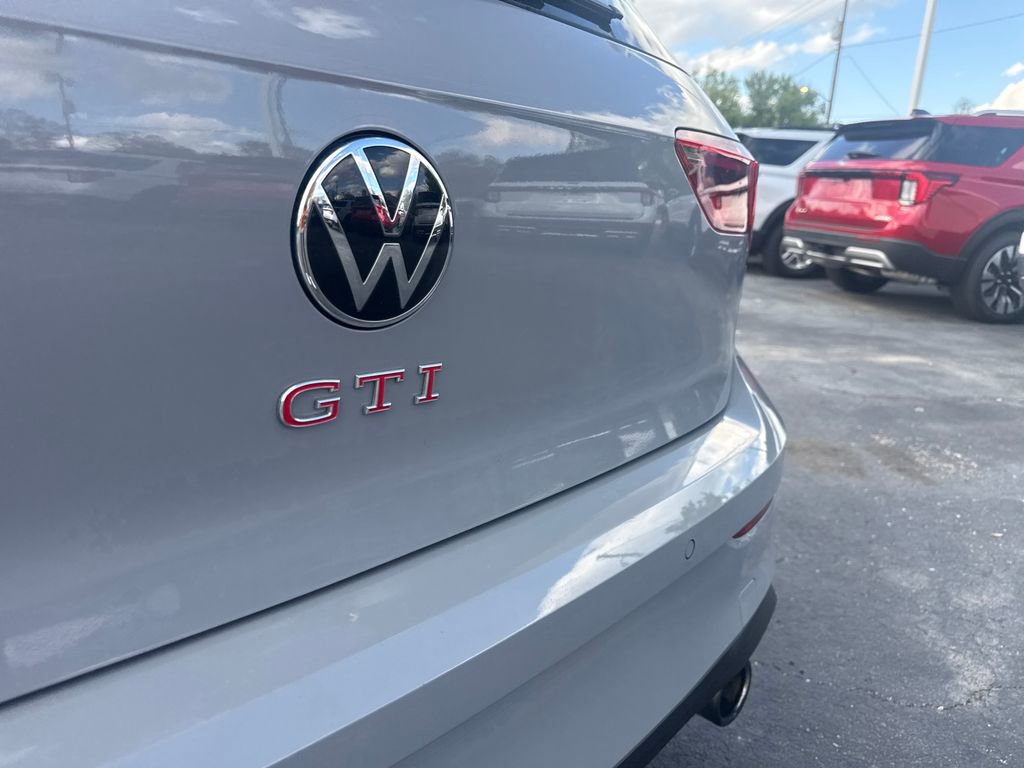 Used 2024 Volkswagen GTI SE FWD image 11