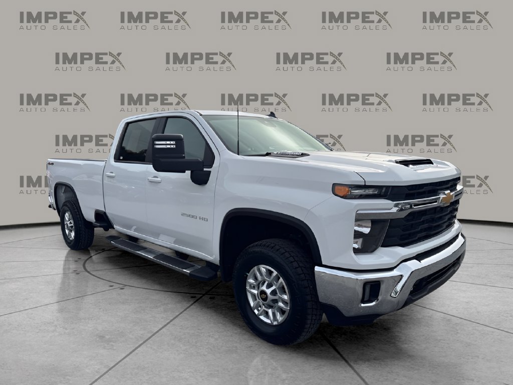 Used 2025 Chevrolet Silverado 2500 LT w/ Convenience Package AWD/4WD image 7
