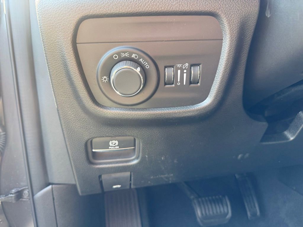 Certified 2024 Jeep Grand Cherokee Altitude AWD/4WD image 14