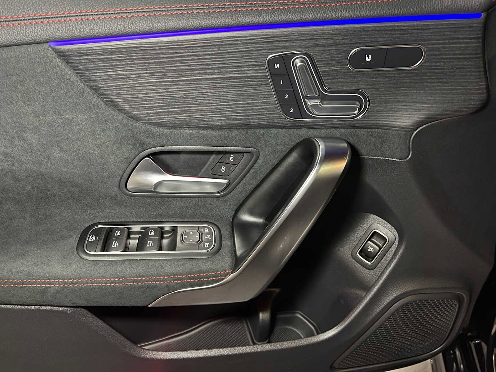 Used 2023 Mercedes-Benz CLA 250 4MATIC image 21