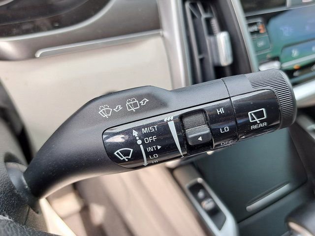 Used 2022 Kia Sorento S w/ Panoramic Sunroof Package FWD image 11