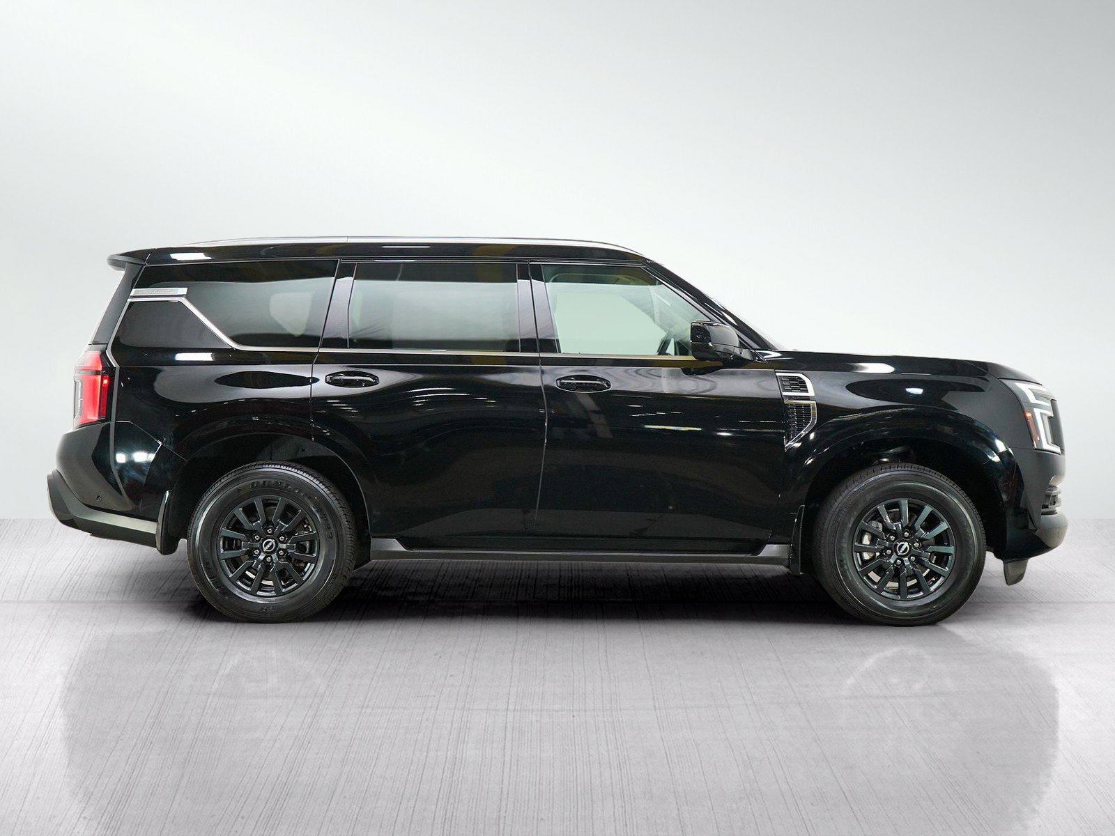 Used 2025 Nissan Armada SV AWD/4WD image 6