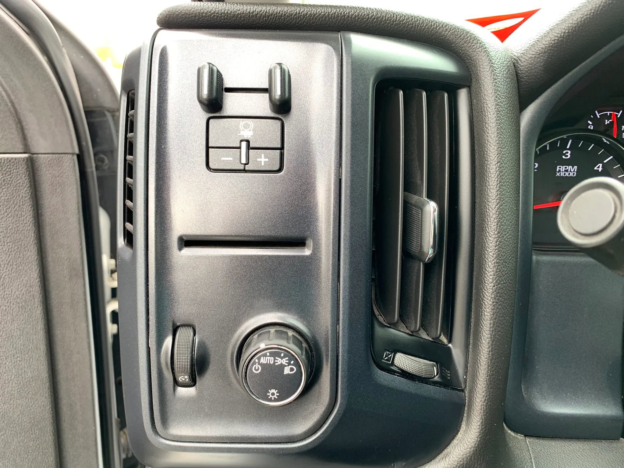 Used 2019 Chevrolet Silverado 2500 W/T AWD/4WD image 19