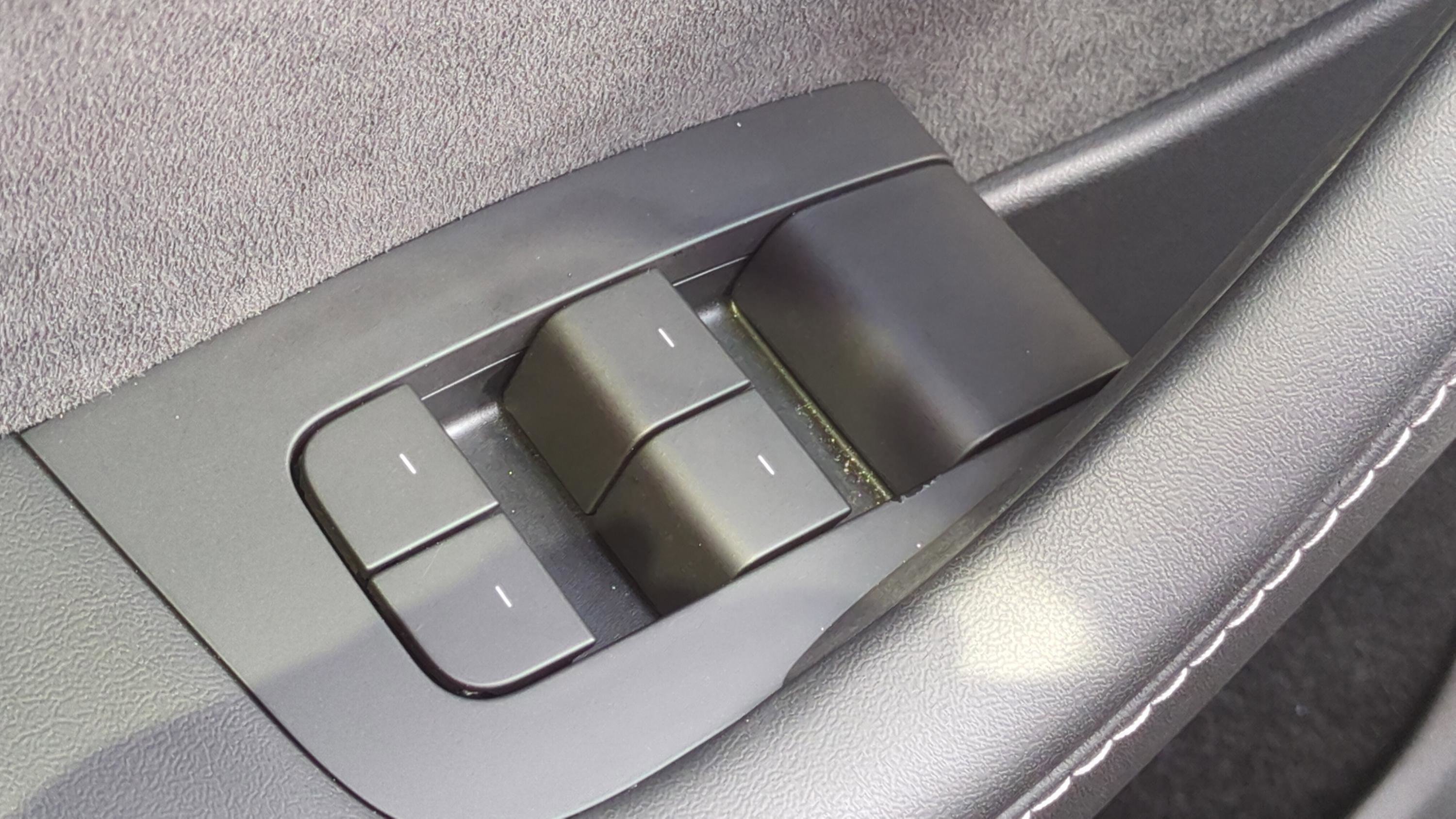 Used 2024 Tesla Model Y Long Range image 22