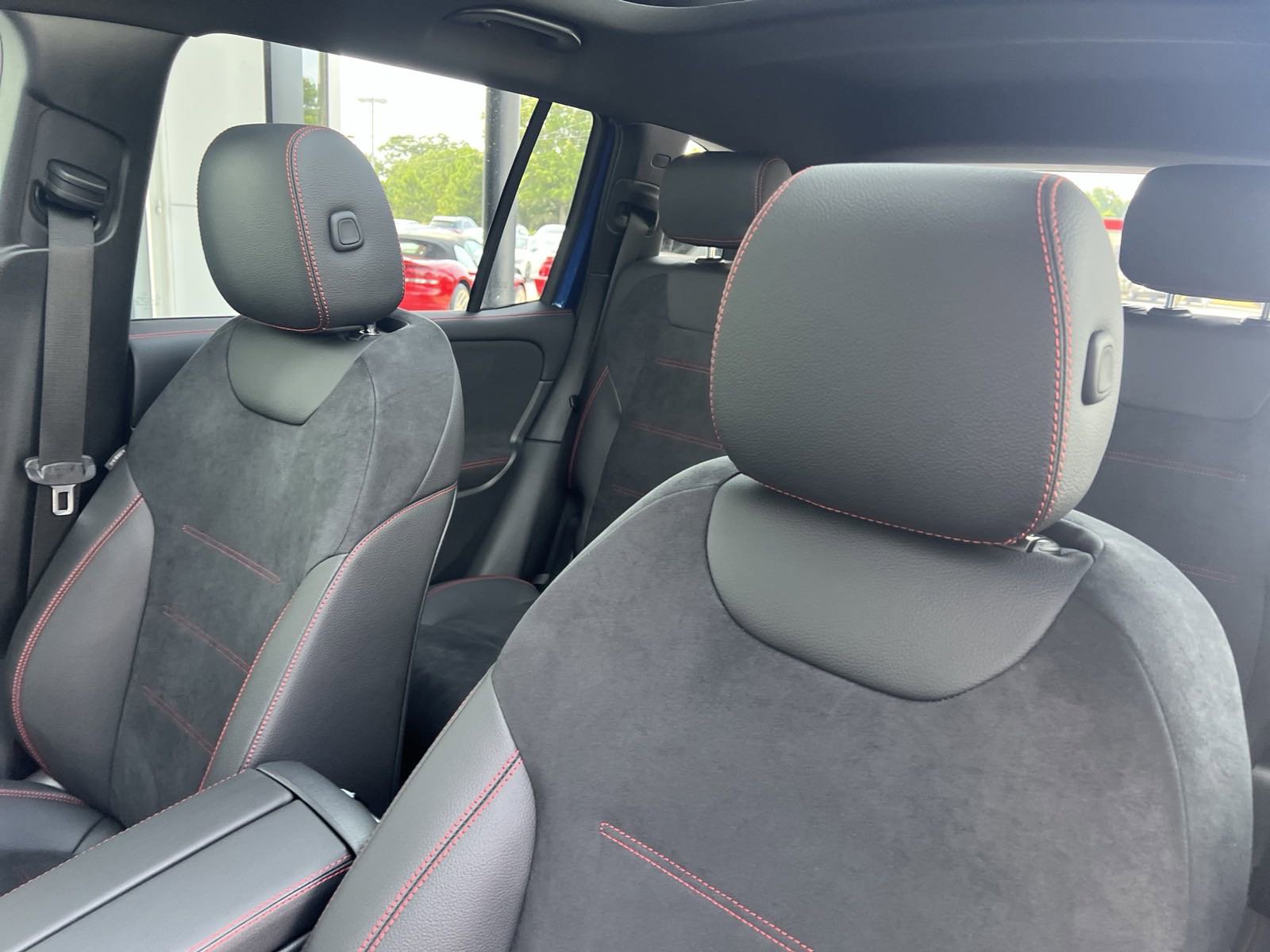 Certified 2024 Mercedes-Benz GLB 250 image 20