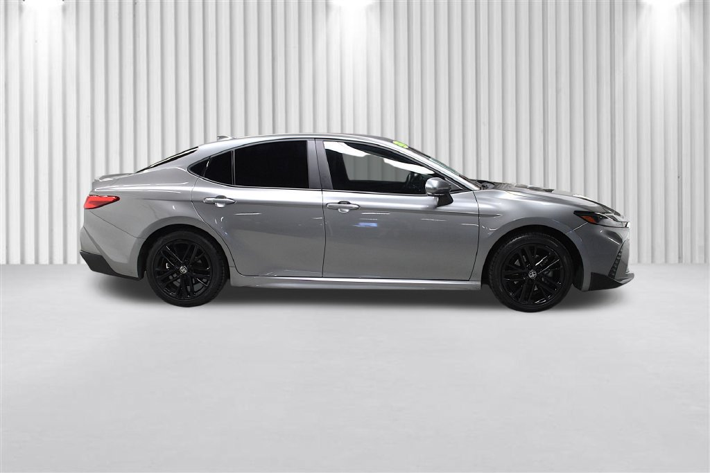 Used 2025 Toyota Camry SE w/ Convenience Package AWD/4WD image 2