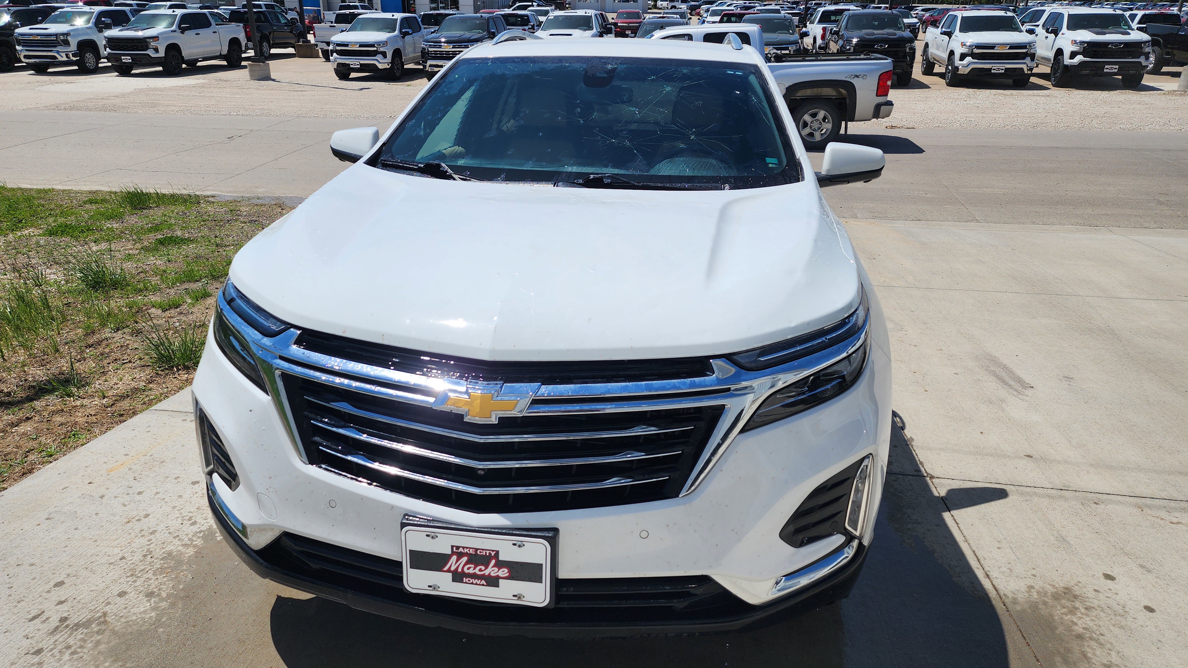 Used 2022 Chevrolet Equinox Premier AWD/4WD image 2