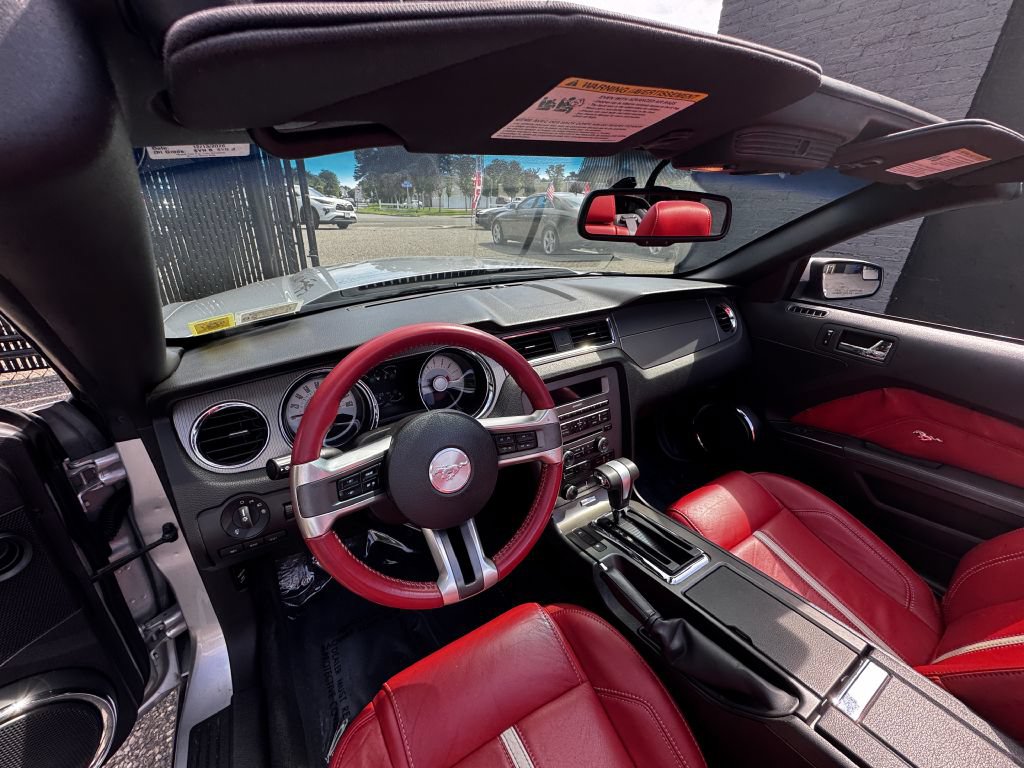 Used 2011 Ford Mustang GT Premium w/ 401A Rapid Spec Order Code RWD image 11