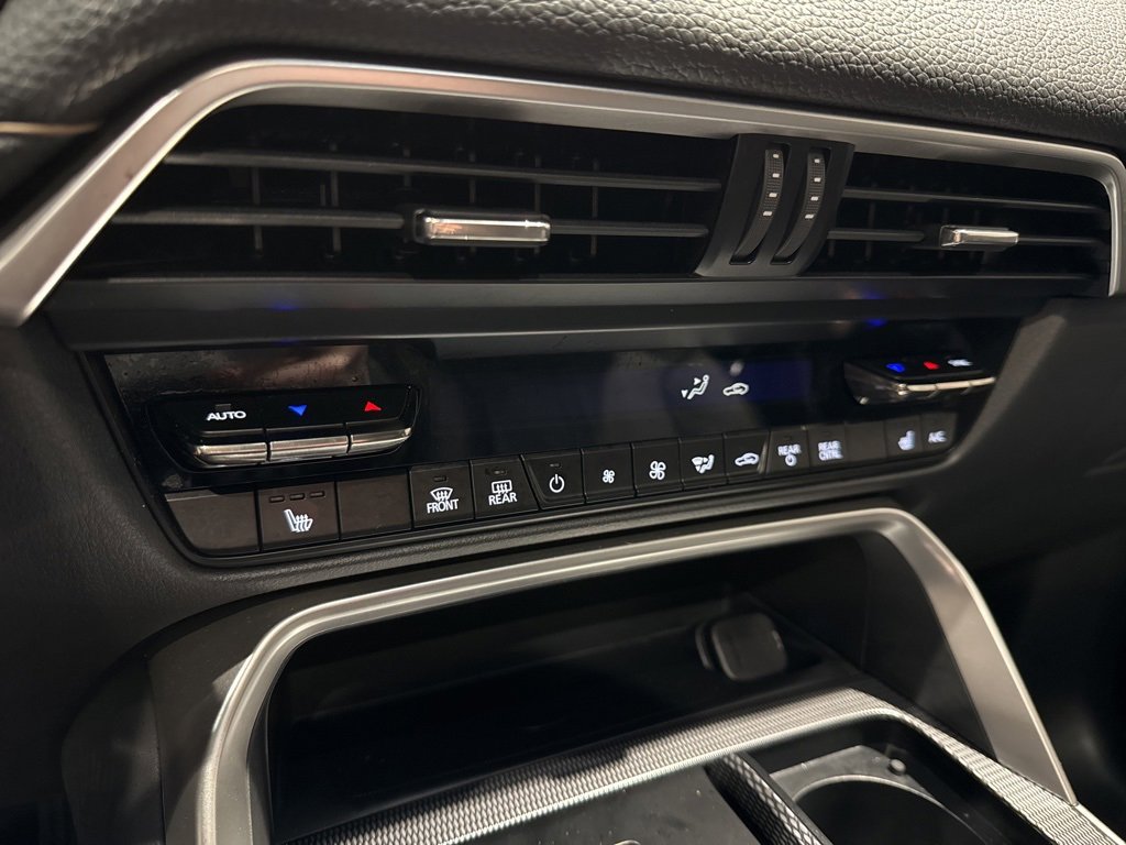 Used 2025 MAZDA CX-70 Plug-In Hybrid w/ Premium Pkg image 16