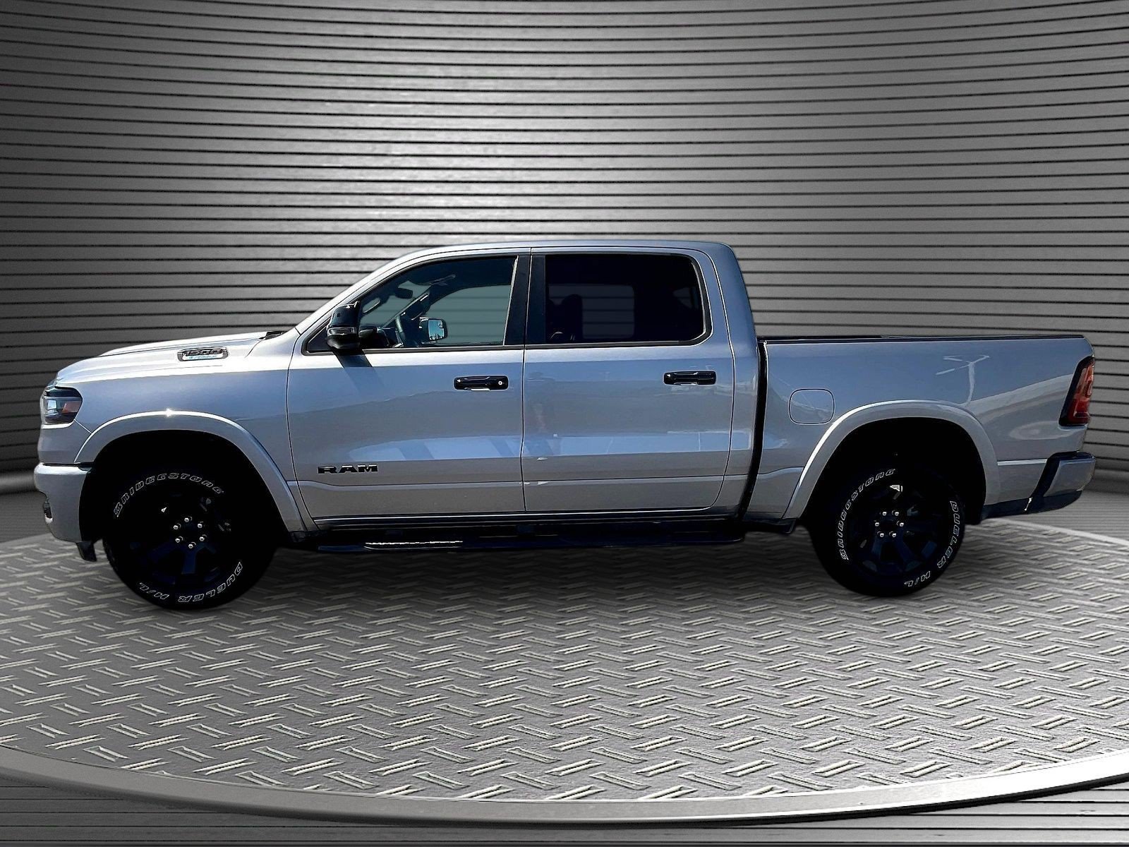 Used 2025 RAM 1500 Big Horn AWD/4WD image 4