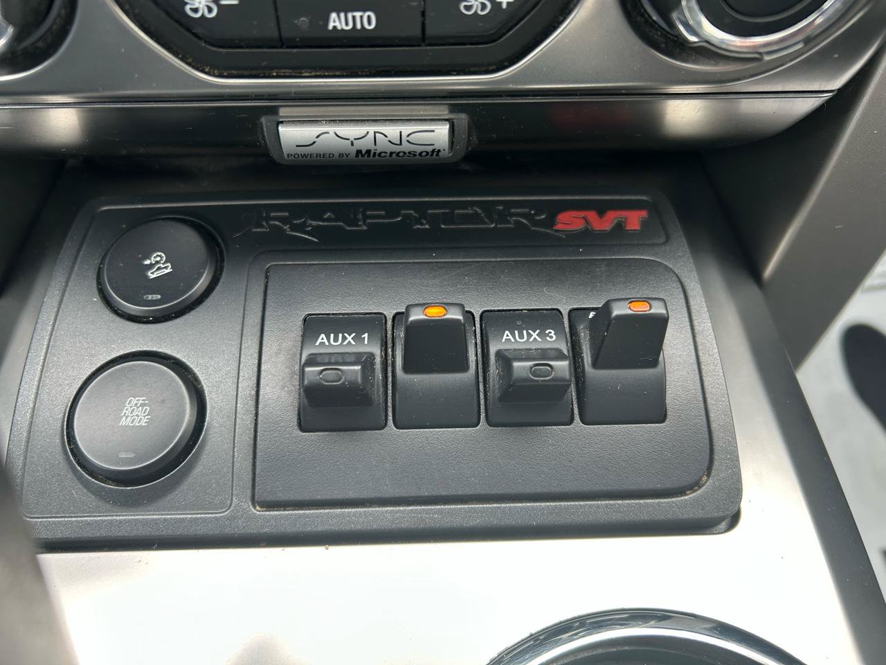 Used 2014 Ford F150 Raptor w/ Equipment Group 801A Luxury AWD/4WD image 30