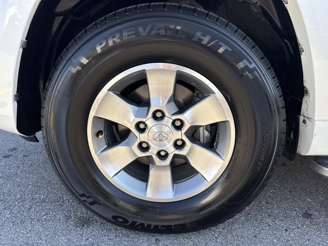 Used 2012 Toyota 4Runner SR5 w/ Convenience Pkg image 9