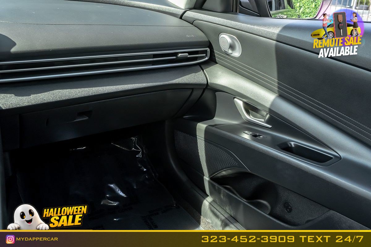 Used 2023 Hyundai Elantra Blue FWD image 21