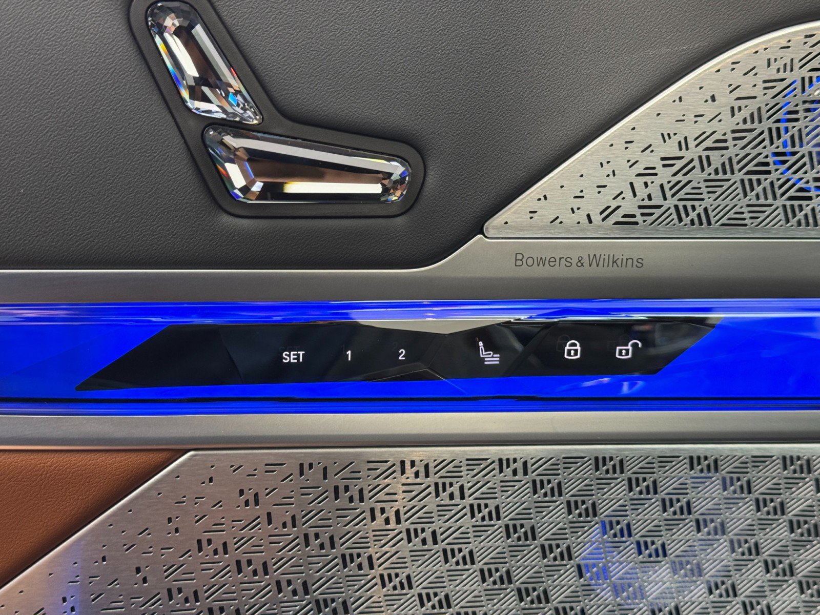 Used 2023 BMW i7 xDrive60 w/ Executive Package 2 image 18