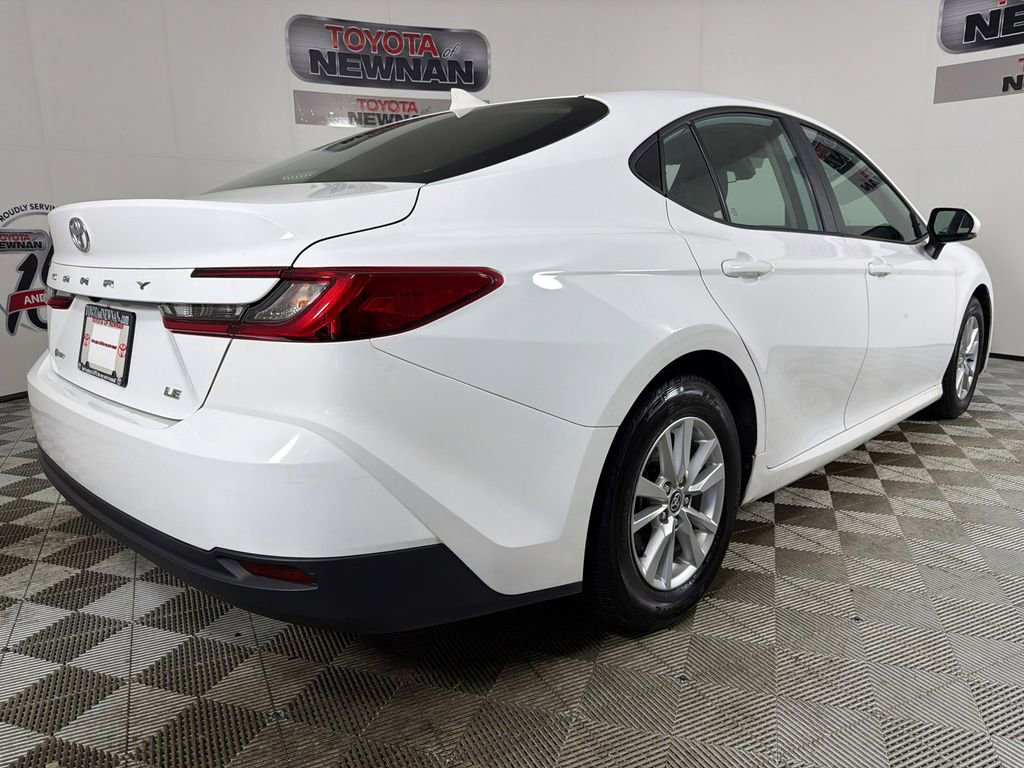 Used 2025 Toyota Camry LE image 3