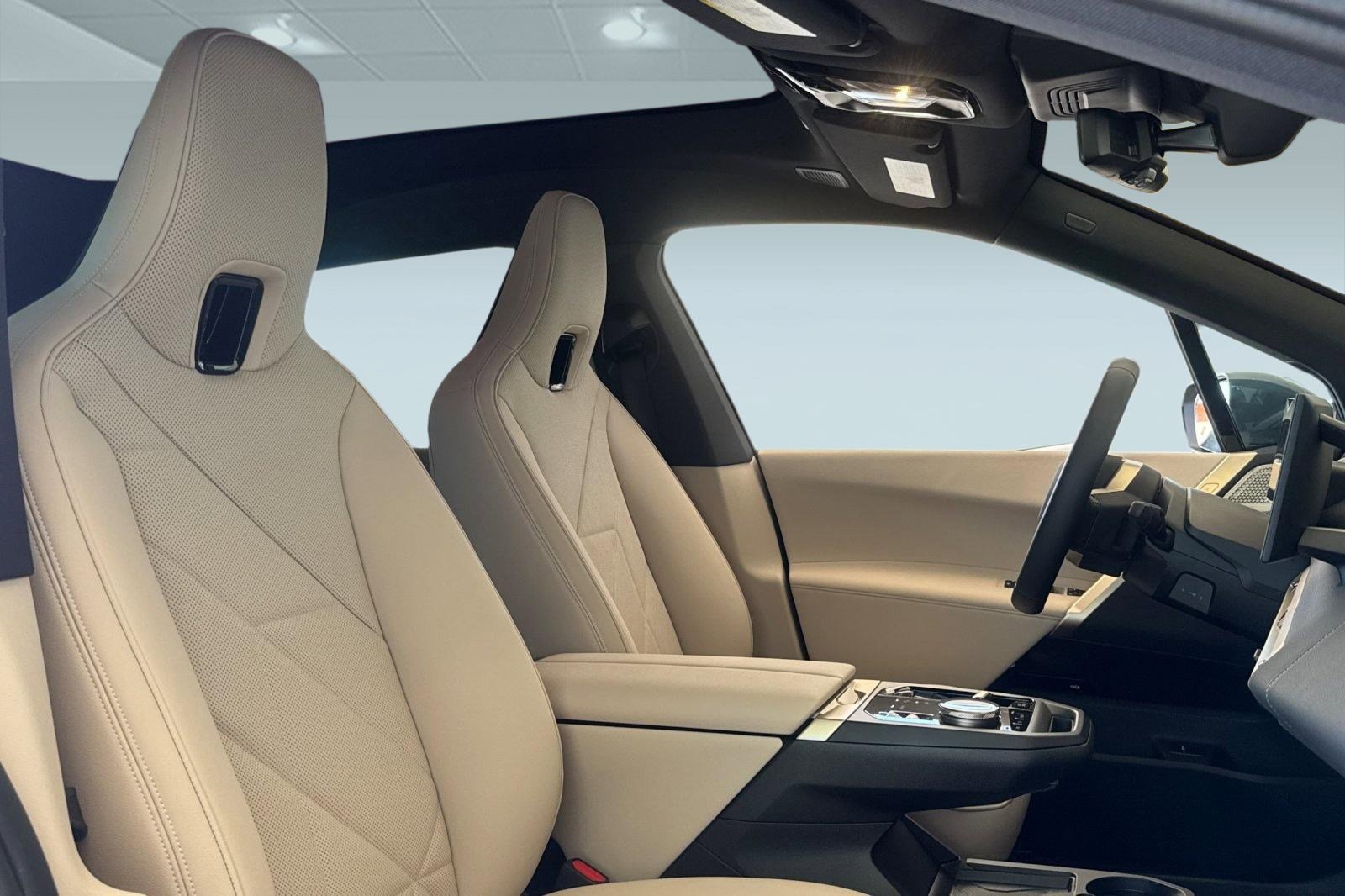 Used 2026 BMW iX xDrive45 image 30