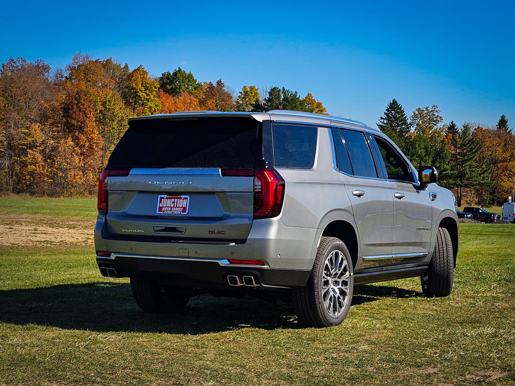 New 2027 GMC Yukon Denali w/ Denali Reserve Package AWD/4WD image 3