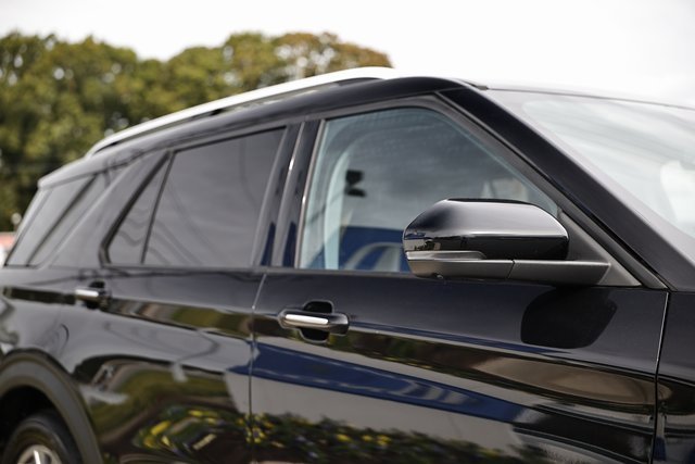 Used 2022 Ford Explorer Limited w/ Equipment Group 301A image 12