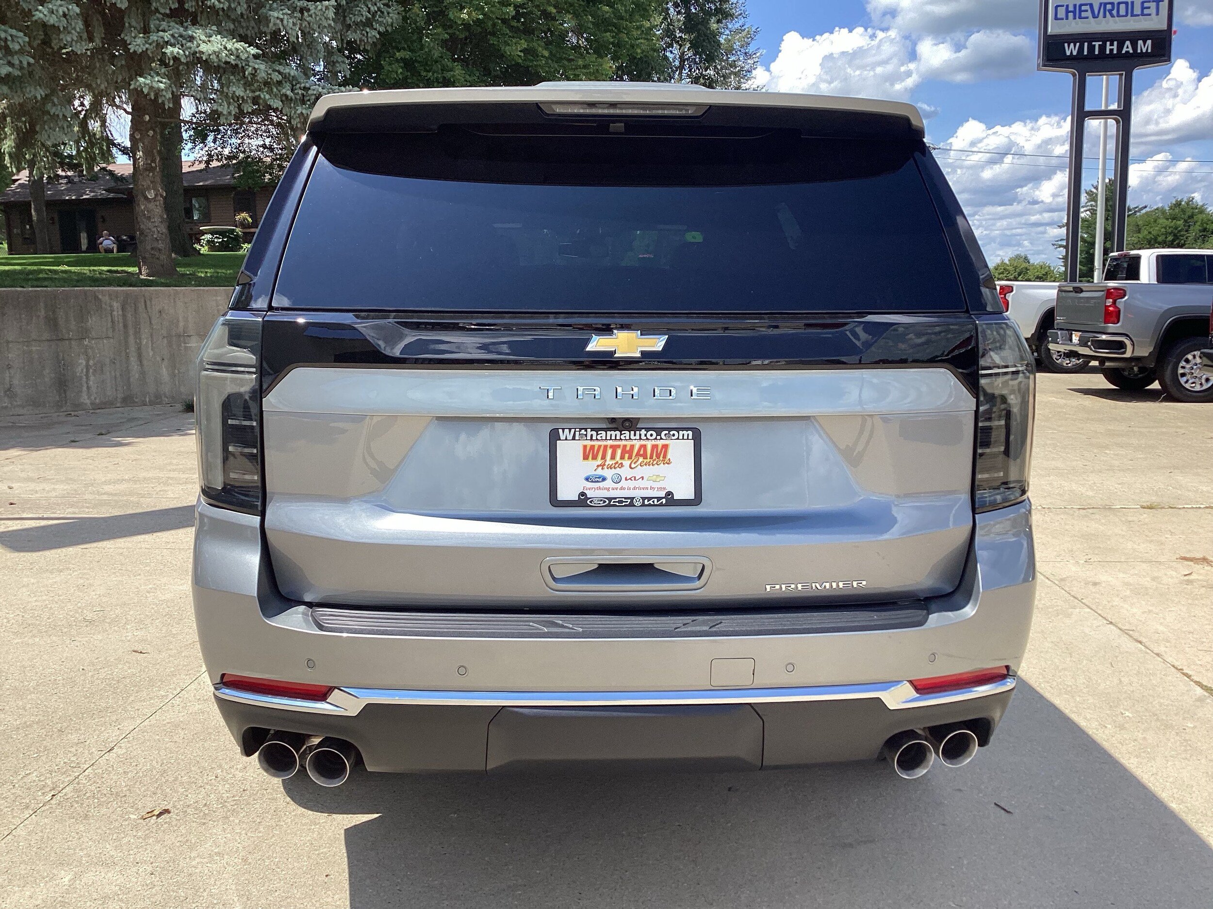 New 2026 Chevrolet Tahoe Premier w/ Sun And Tow Package AWD/4WD image 4