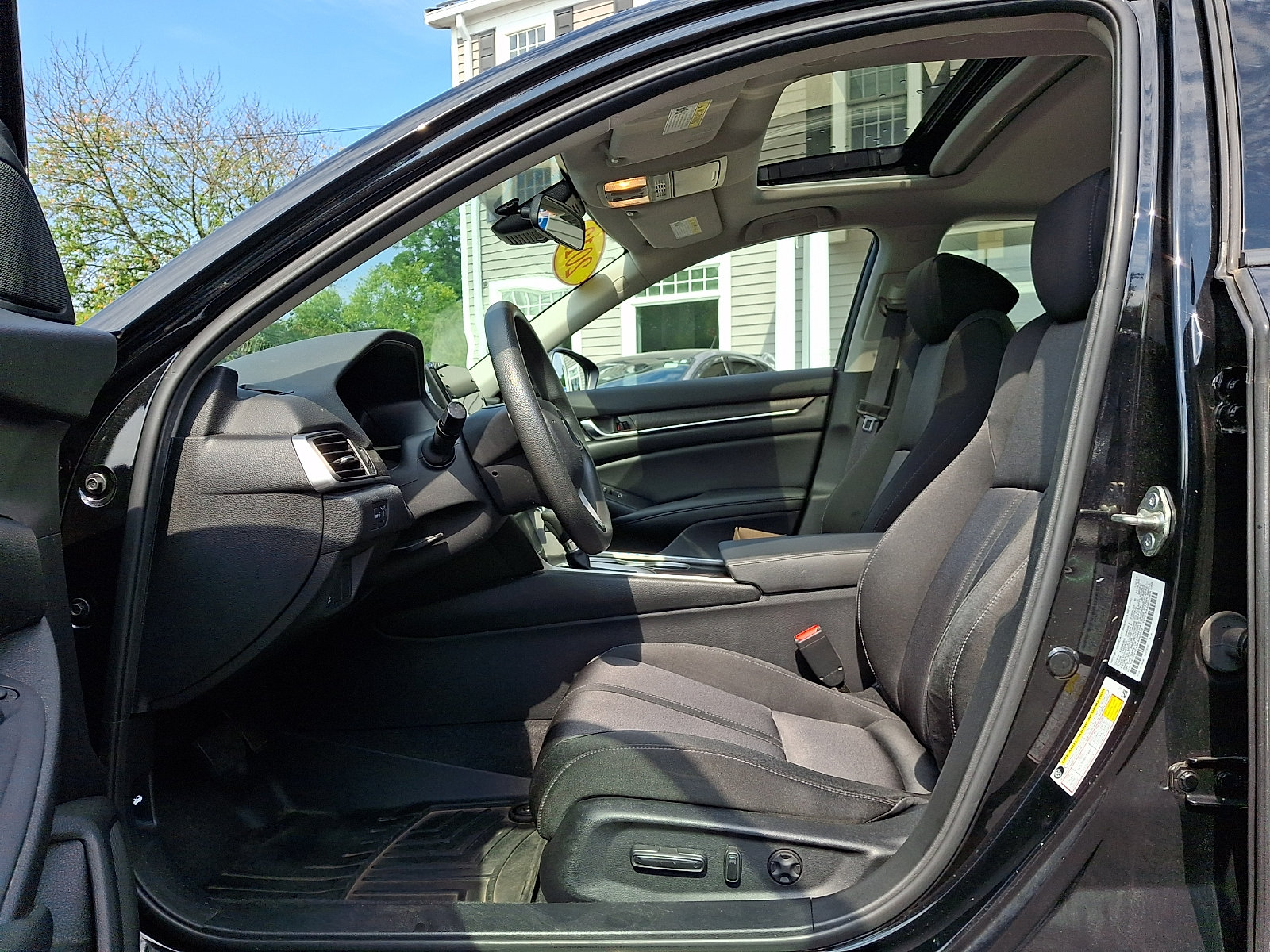 Used 2019 Honda Accord EX image 14