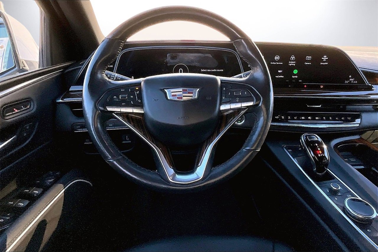 Used 2022 Cadillac Escalade Luxury image 11