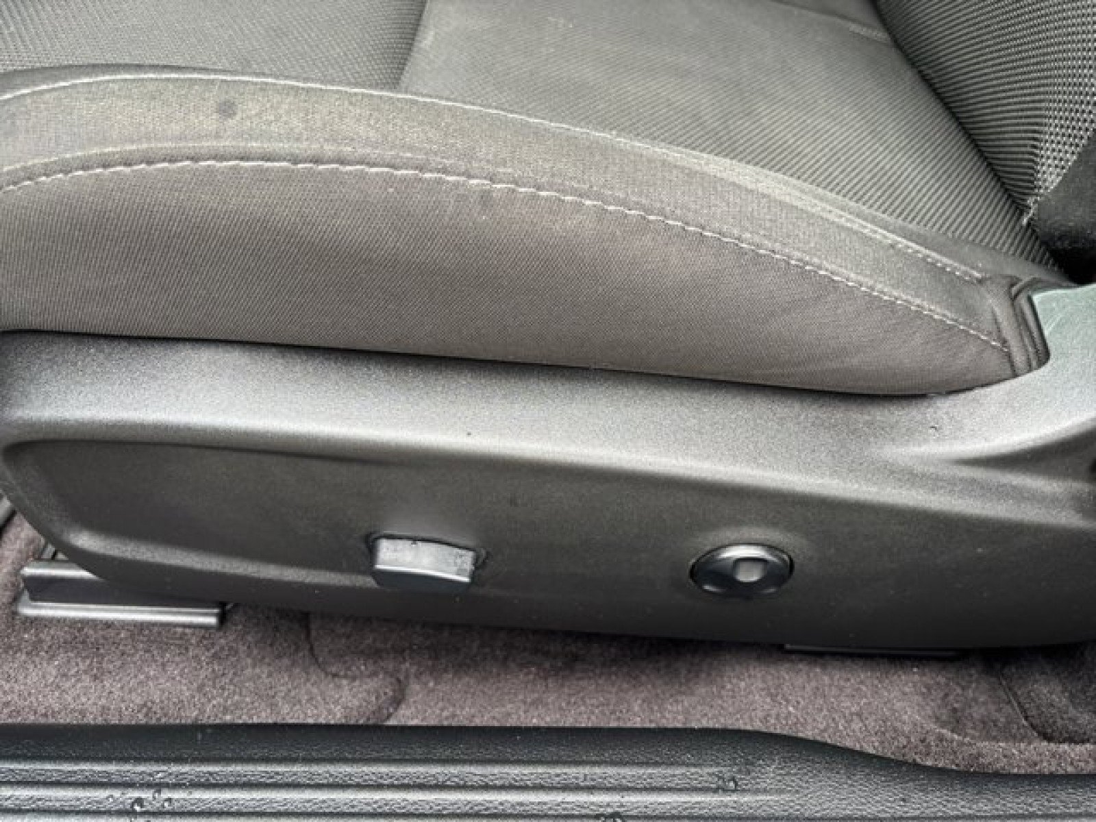 Used 2016 Dodge Challenger R/T image 12