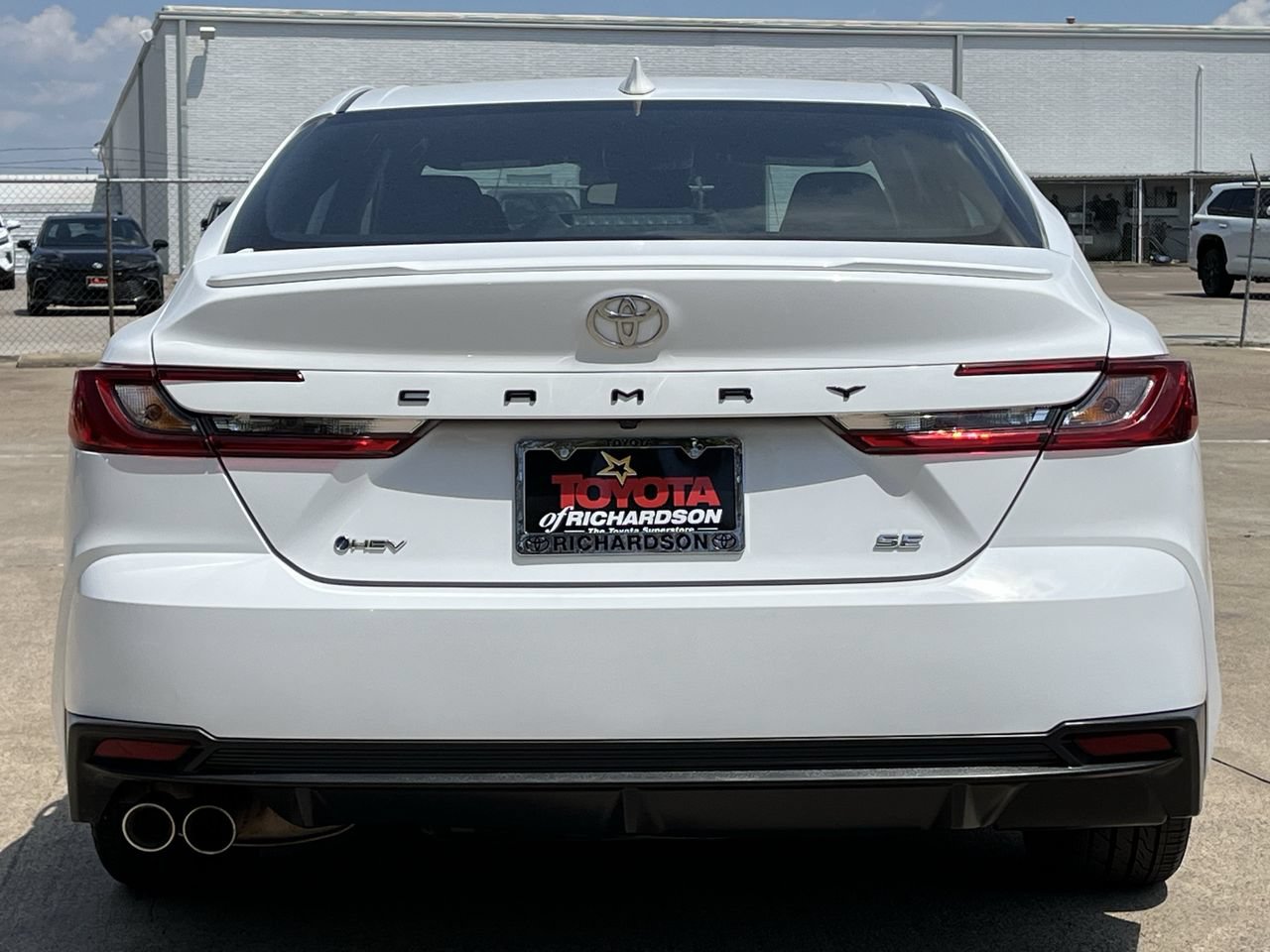 Used 2025 Toyota Camry SE FWD image 5