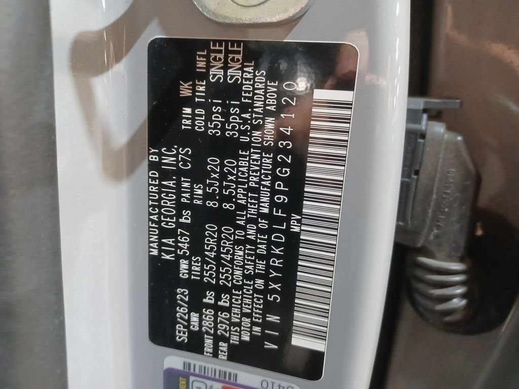 Used 2023 Kia Sorento SX image 28