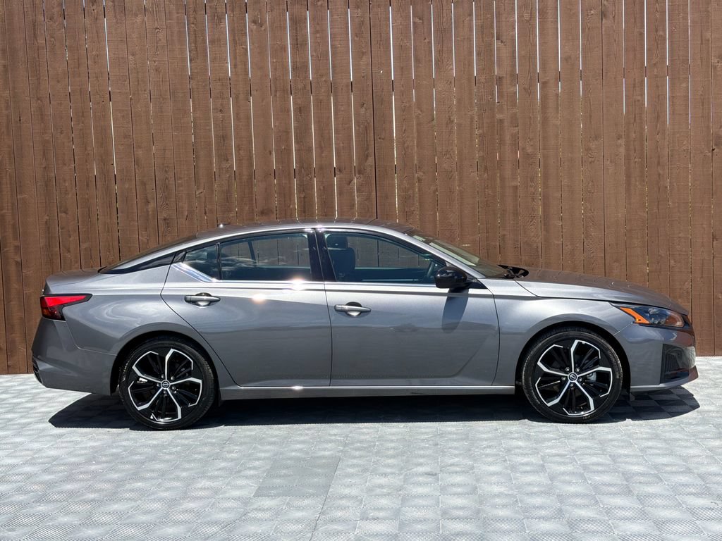 Used 2026 Nissan Altima 2.5 SR FWD image 12