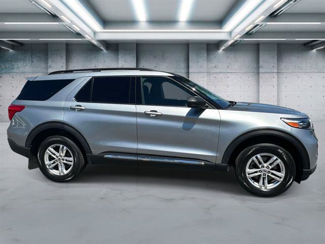 Used 2023 Ford Explorer XLT AWD/4WD image 24