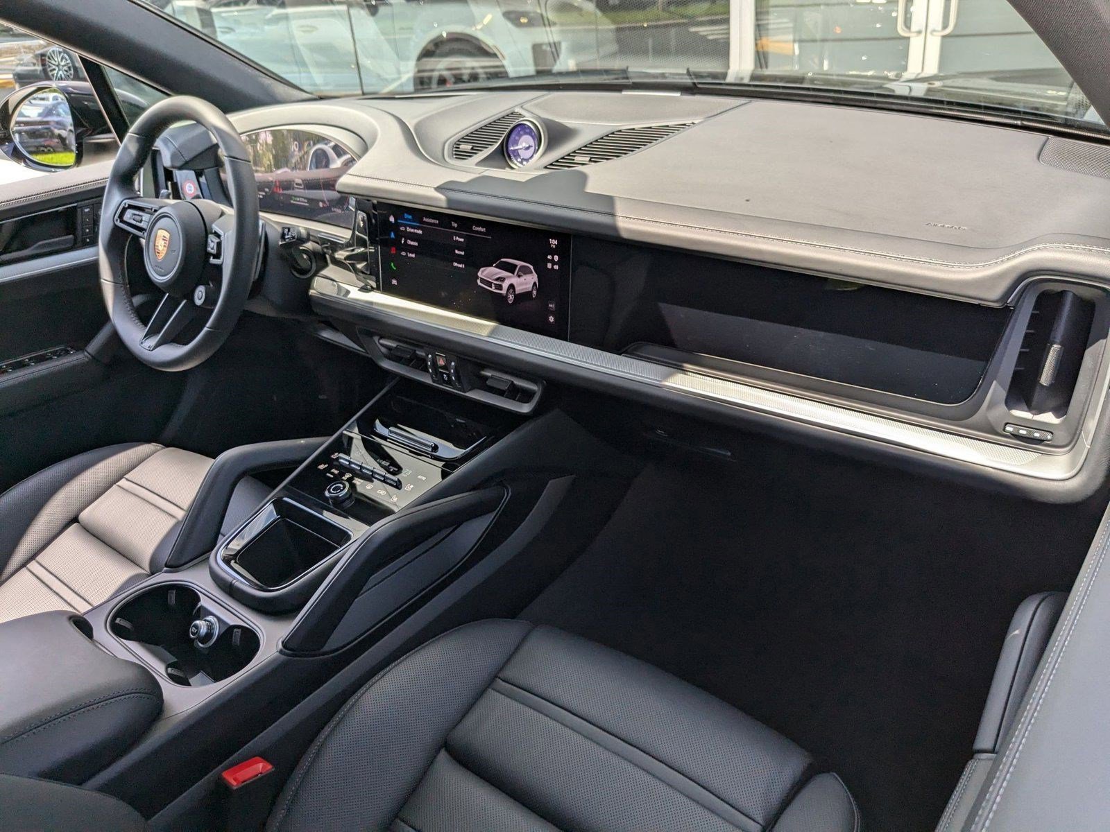 Certified 2025 Porsche Cayenne E-Hybrid image 27