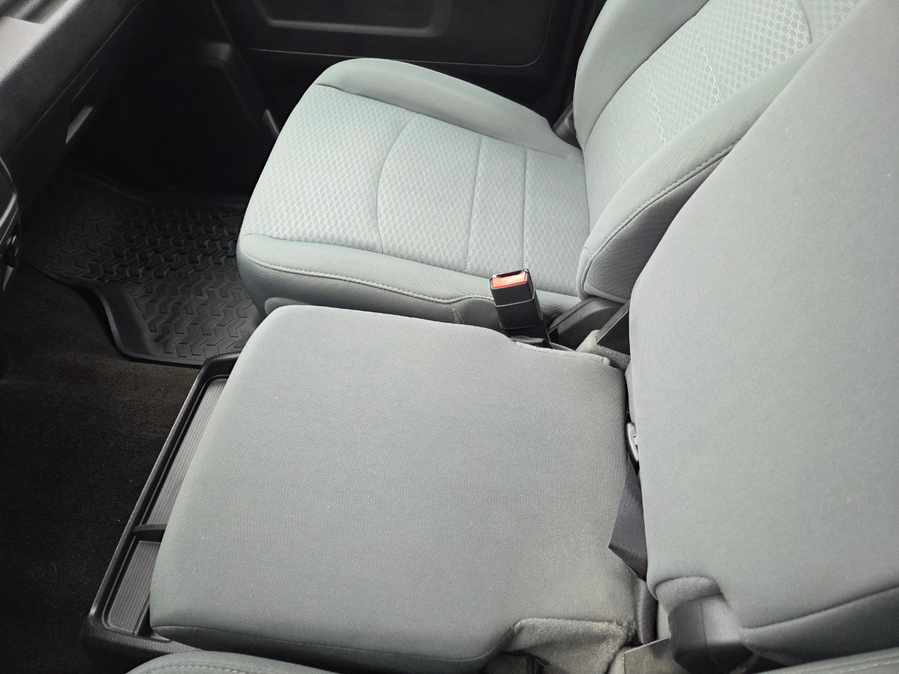 Used 2014 RAM 1500 Express image 19