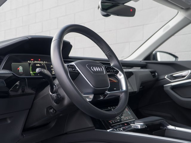 Certified 2024 Audi Q8 e-tron Premium Plus w/ Premium Plus Package image 4