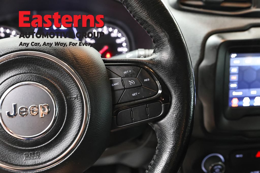 Used 2018 Jeep Renegade Altitude AWD/4WD image 16