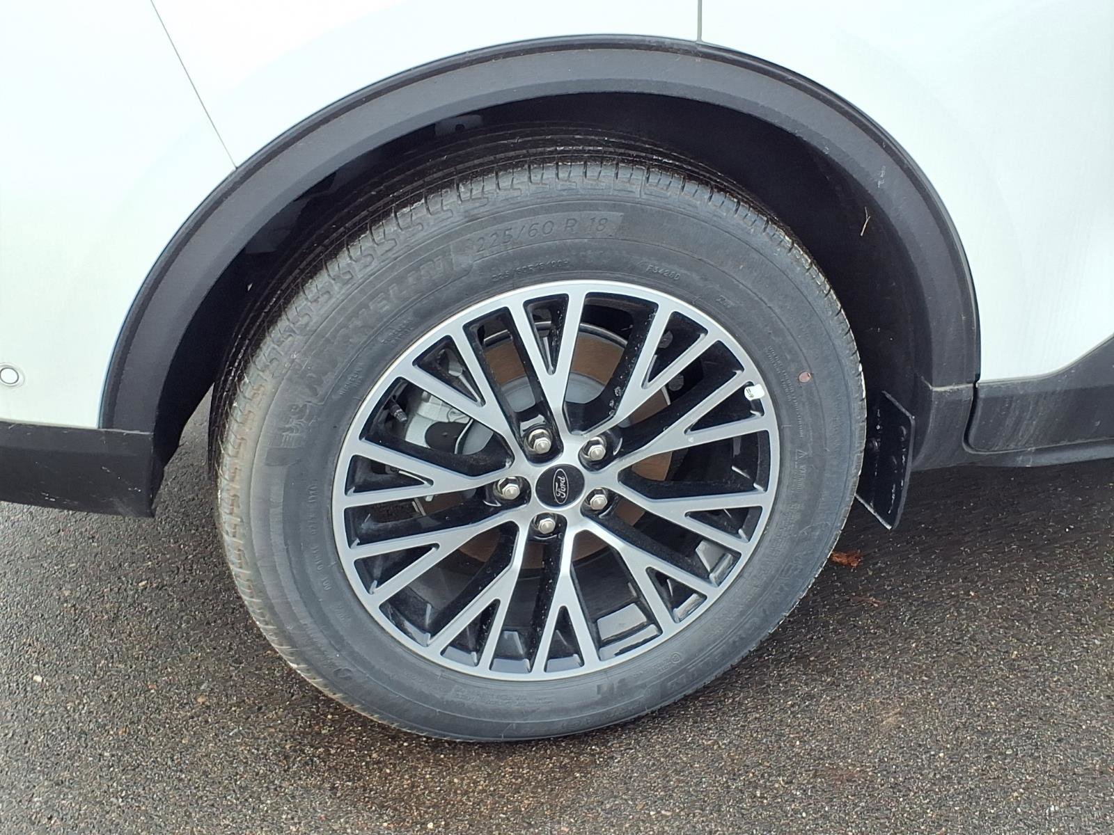 Used 2024 Ford Escape SE w/ PHEV Premium Package image 28