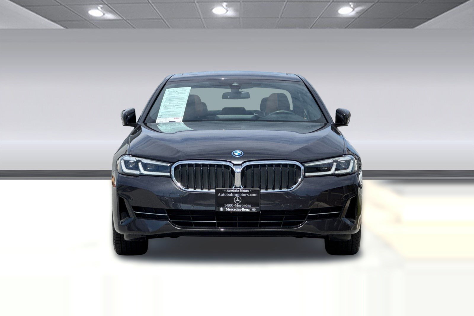 Used 2023 BMW 530e w/ Convenience Package image 5