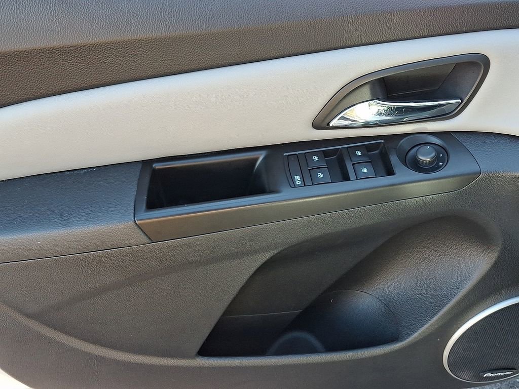 Used 2014 Chevrolet Cruze LT w/ All-Star Edition FWD image 12