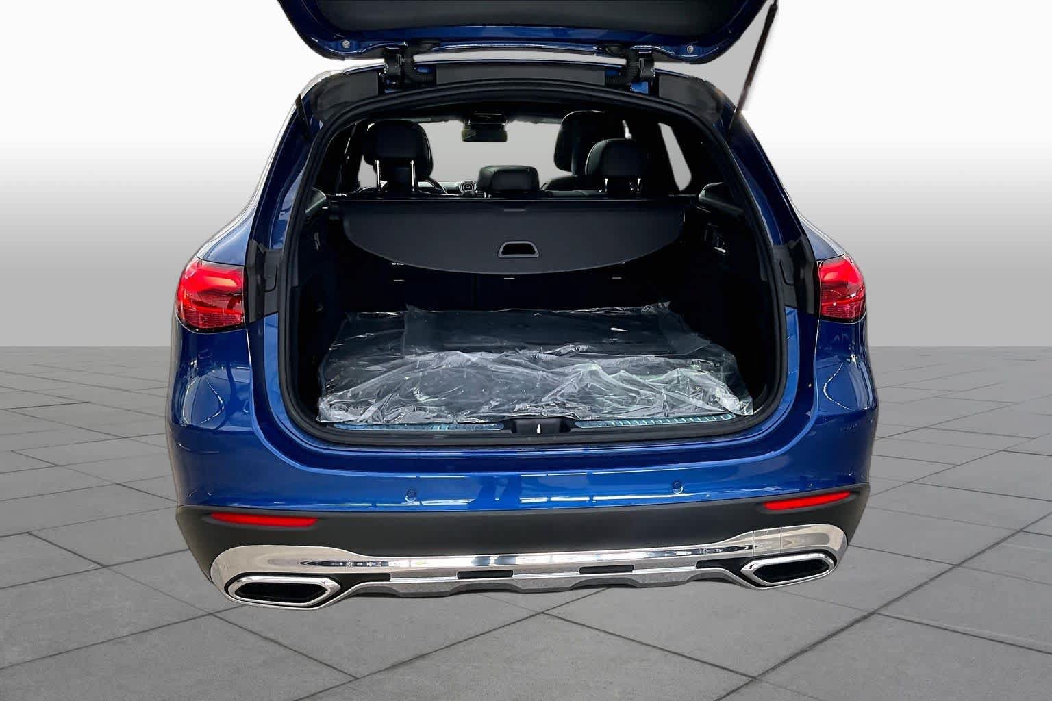 Used 2025 Mercedes-Benz GLC 350e 4MATIC image 37