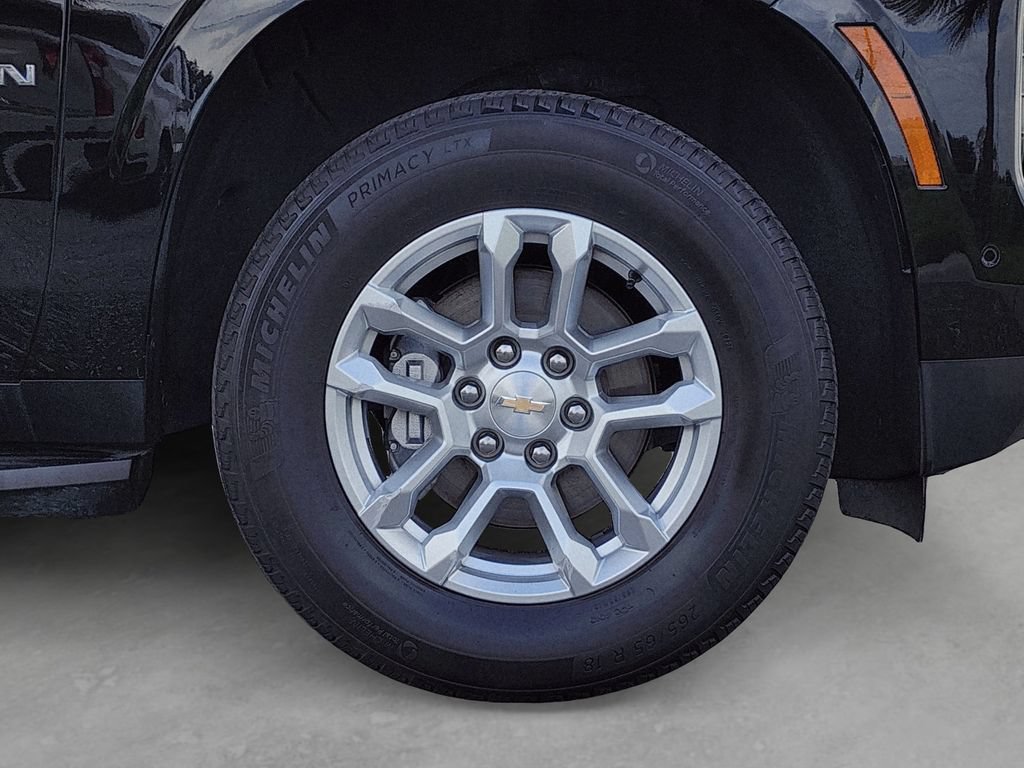 Used 2025 Chevrolet Suburban LT RWD image 10