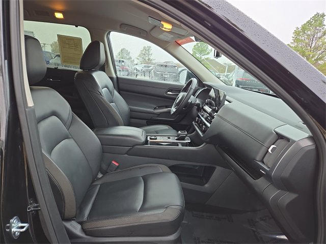 Certified 2025 Nissan Pathfinder SL image 15