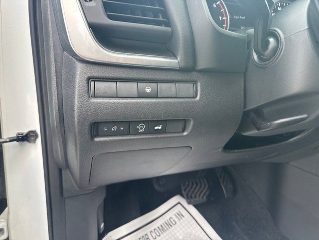 Used 2024 Nissan Rogue SV w/ SV Premium Package image 14