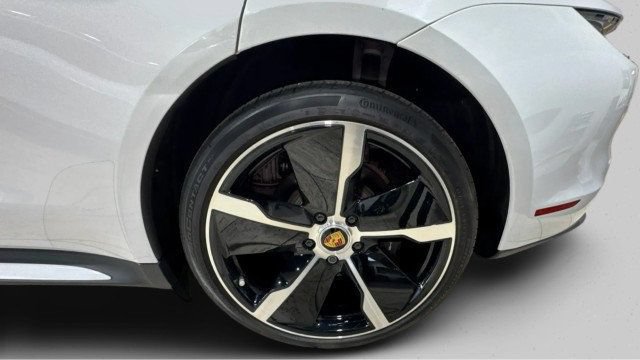 Used 2023 Porsche Taycan w/ Premium Package RWD image 21