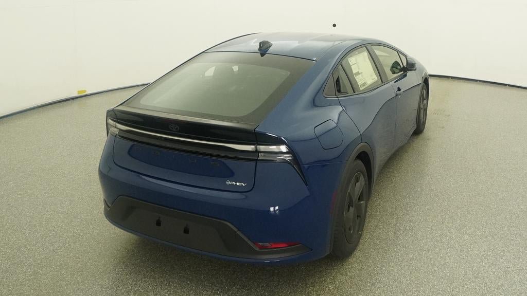 New 2027 Toyota Prius Plug-In Hybrid FWD image 8