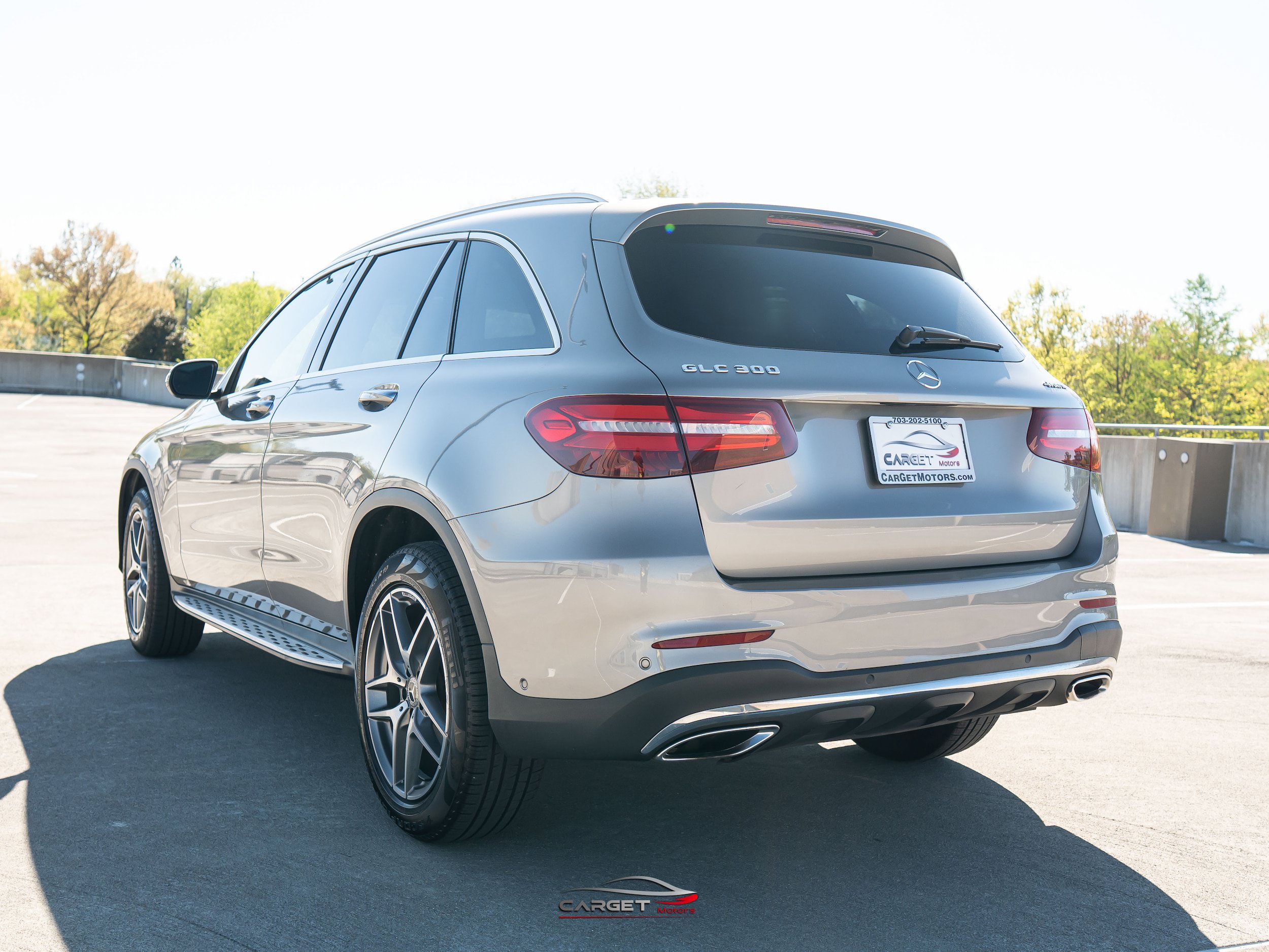 Used 2019 Mercedes-Benz GLC 300 4MATIC w/ Multimedia Package image 4