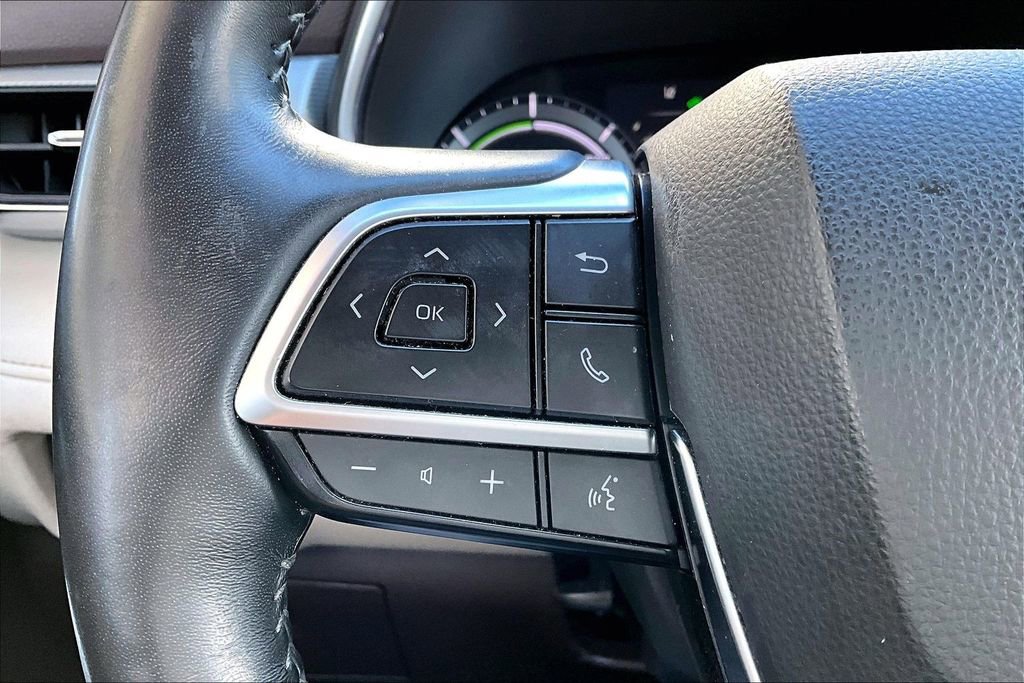 Used 2021 Toyota Highlander Platinum AWD/4WD image 11