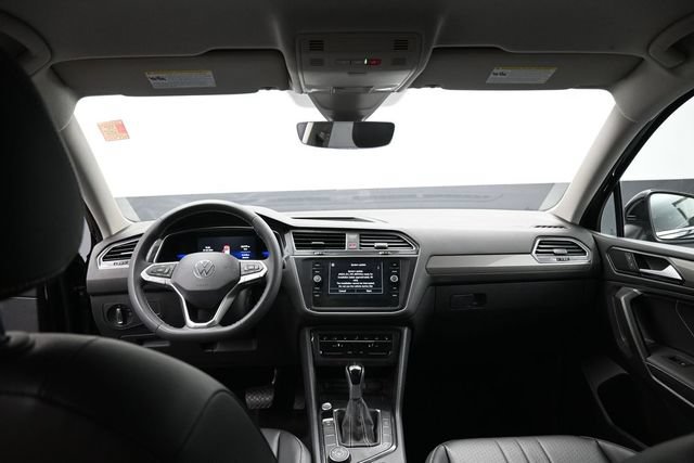 Used 2022 Volkswagen Tiguan SE AWD/4WD image 28