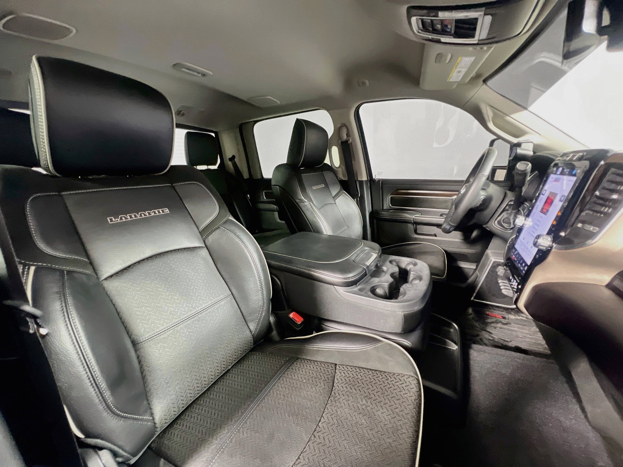 Used 2023 RAM 3500 Laramie AWD/4WD image 30
