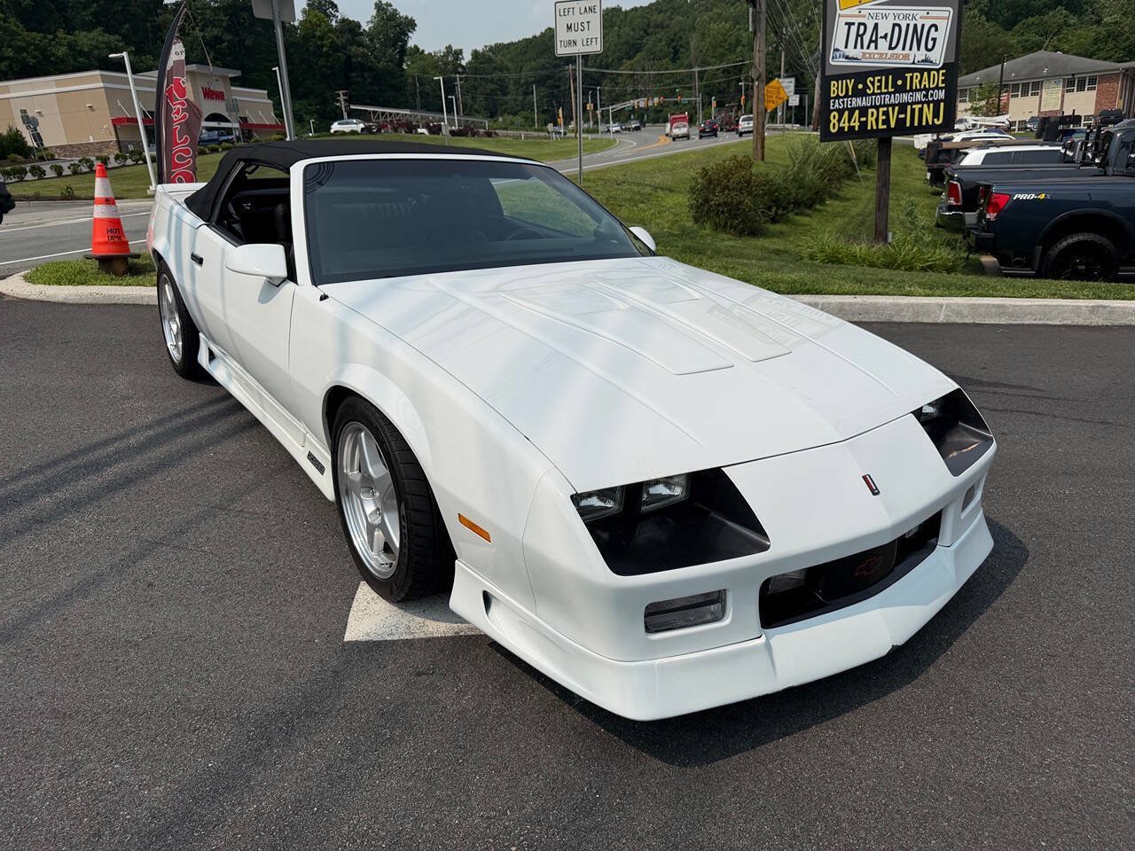 Used 1991 Chevrolet Camaro Z28 RWD image 9