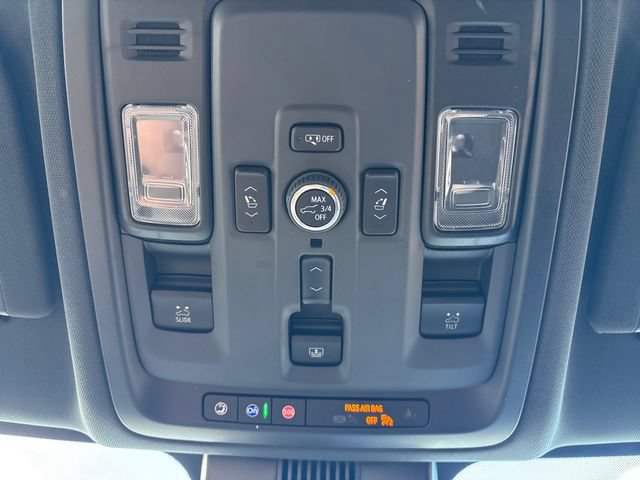 Used 2025 Chevrolet Suburban High Country AWD/4WD image 14