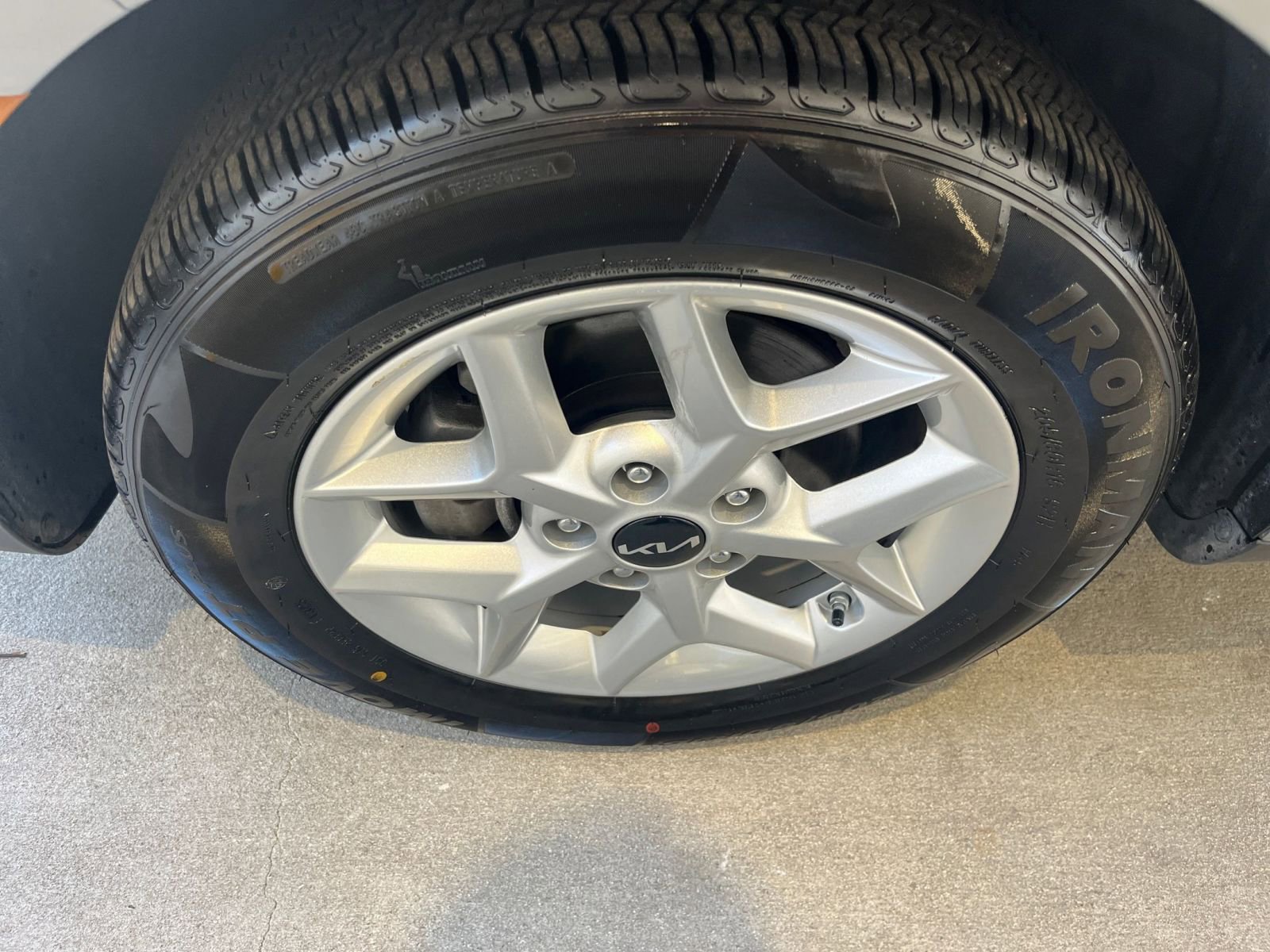 Used 2025 Kia Soul LX w/ LX Technology Package image 28